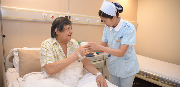 lung cancer, lung cancer treatment, minimally invasive therapy, St. Stamford Modern Cancer Hospital Guangzhou, interventional therapy, cryotherapy, natural therapy, particle implantation, minimally invasive targeted therapy and combination of traditional Chinese medicine (TCM) & Western medicine